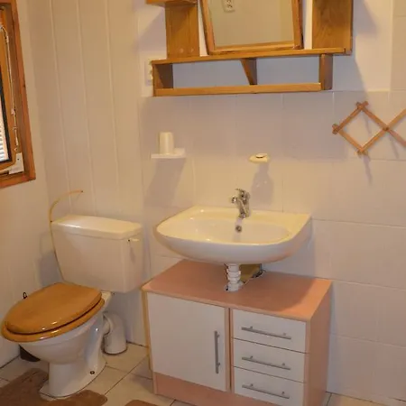 U Serifa Dağ evi *