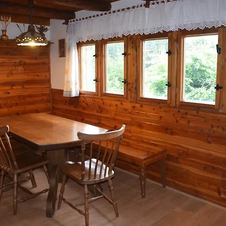 U Serifa Chalet